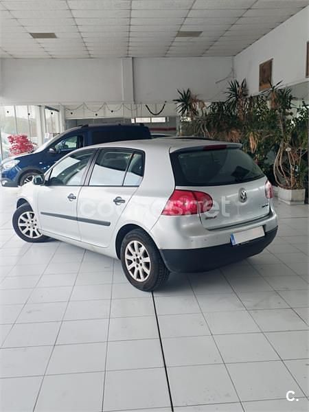 Usado VW Golf IV Sportline 140 CV (102 kW) 2005 Gris / plata Berlina