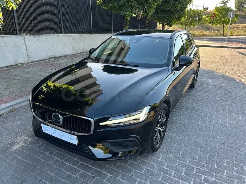 Usado Volvo V60 Plus 197 CV (144 kW) 2023 Negro Familiar
