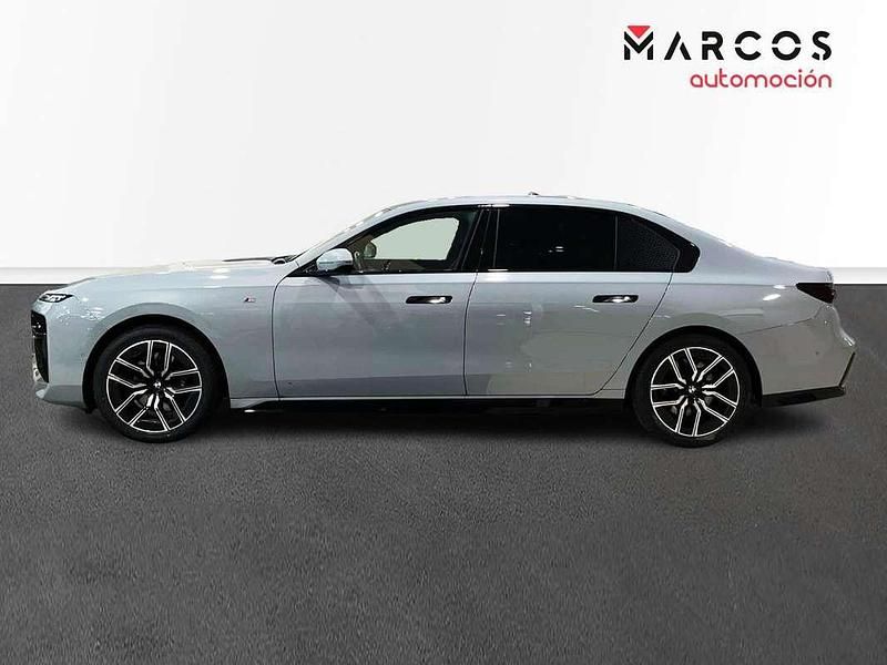 Usado BMW 740 299 HP (219 kW) 2024 Cinzento Sedan
