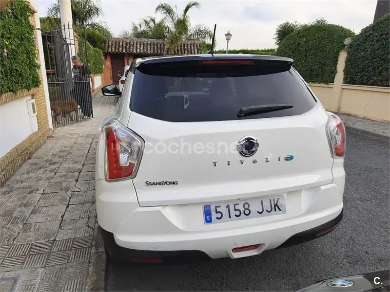 Usado SsangYong Tivoli Limited 115 CV (84 kW) 2015 Blanco SUV