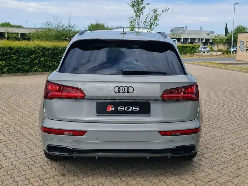 Usado Audi SQ5 347 CV (255 kW) 2020 Gris / plata SUV