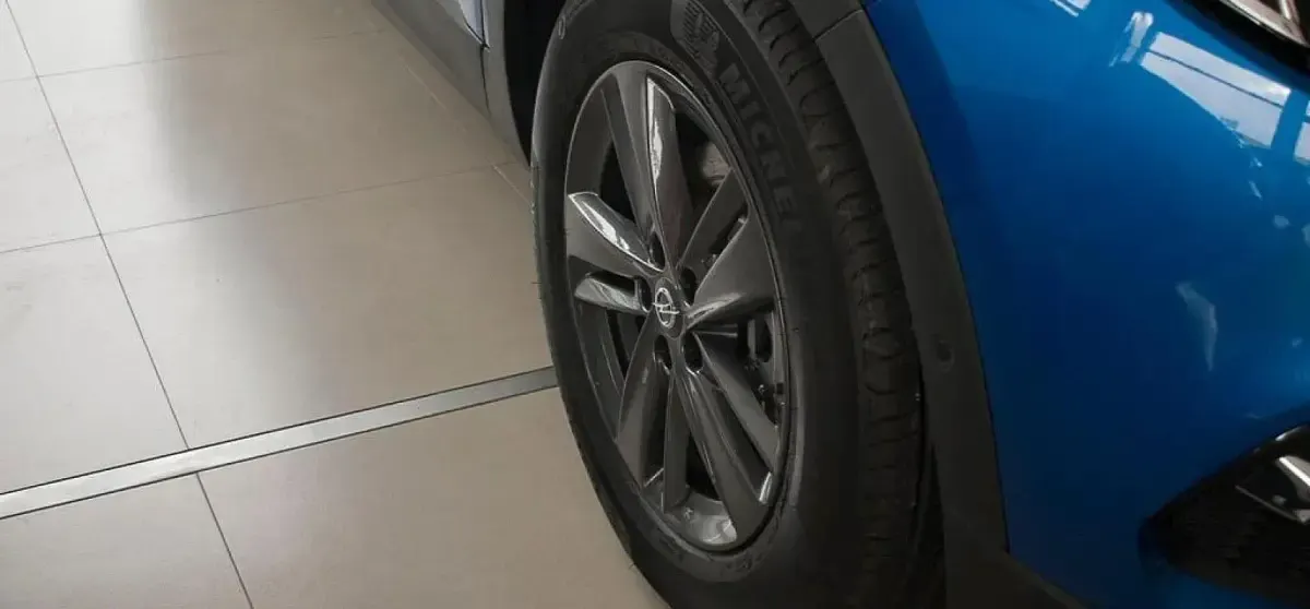 Usado Opel Grandland X Design & Tech 131 CV (96 kW) 2021 Effekt blue cmetaliz SUV