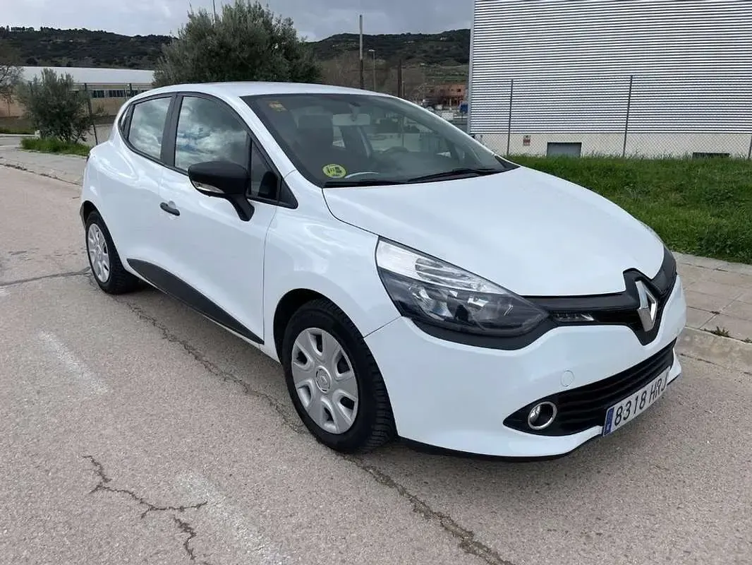 Usado Renault Clio Collection 75 CV (55 kW) 2013 Blanco Utilitario