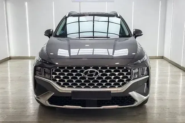 Usado Hyundai Santa Fe 230 CV (169 kW) 2022 Gris / plata SUV