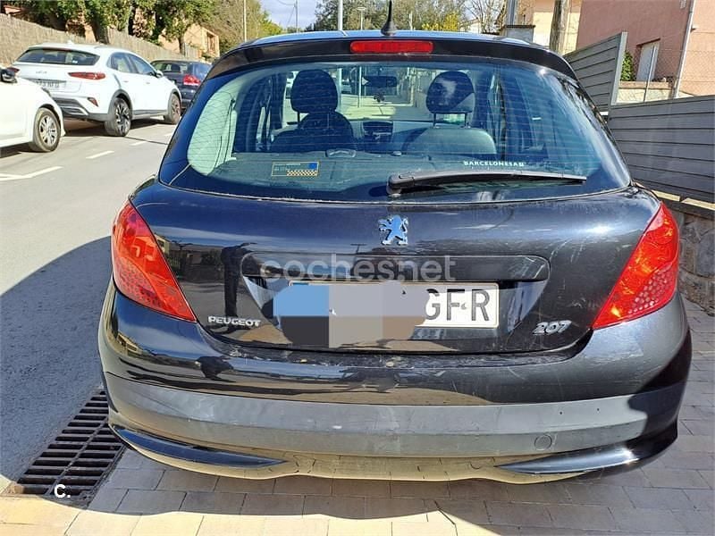 Usado Peugeot 207 75 CV (55 kW) 2008 Negro Berlina