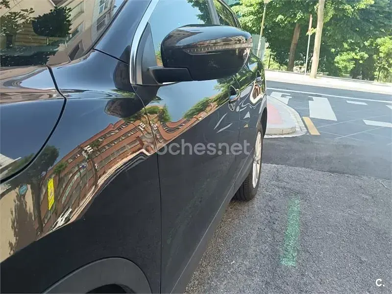Usado Nissan Qashqai N-TEC 110 CV (80 kW) 2015 Negro SUV