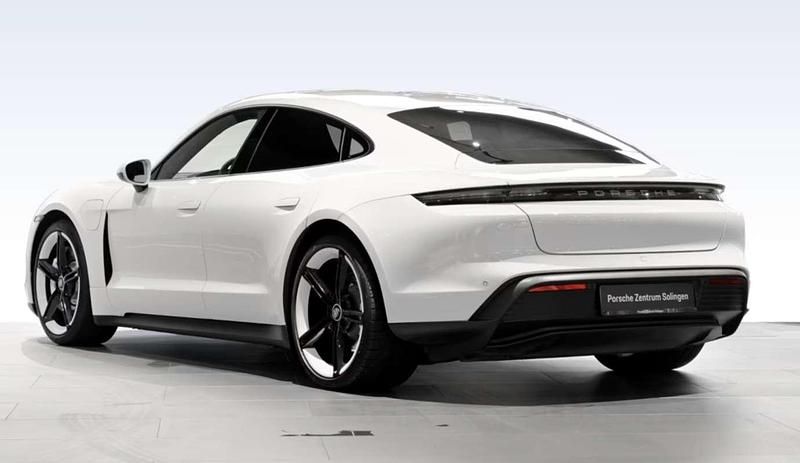 Usado Porsche Taycan 300 kW (408 CV) 2021 Blanco Coupe