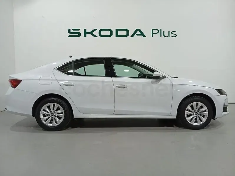 Usado Skoda Octavia Selection 150 CV (110 kW) 2025 Blanco Utilitario
