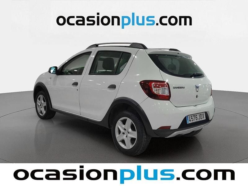 Usado Dacia Sandero Stepway 90 CV (66 kW) 2015 Blanco Utilitario