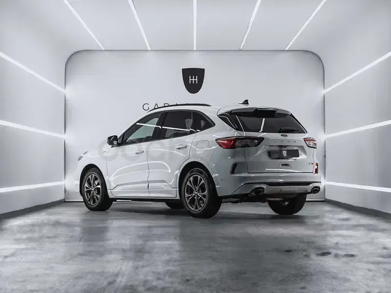Usado Ford Kuga ST-Line X 150 CV (110 kW) 2020 Blanco SUV