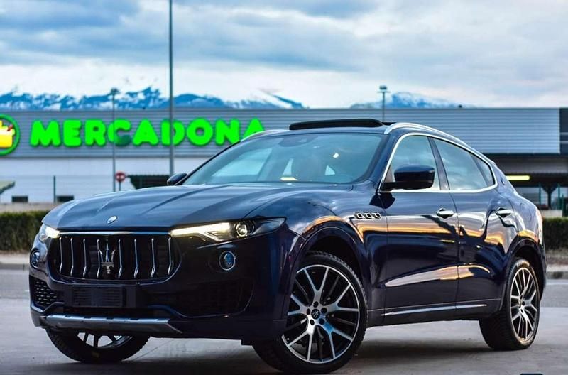 Usado Maserati Levante GranLusso 275 CV (202 kW) 2017 Azul SUV