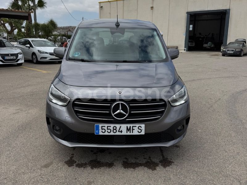 Gris / plata Usado 2023 Mercedes T180 Monovolumen | 28.900 € (Precio justo) - Imagen 1/4