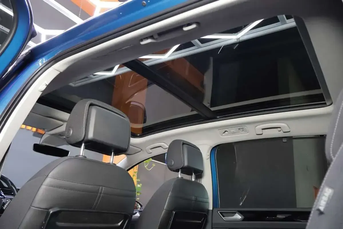 Usado VW Touran Sport 150 CV (110 kW) 2016 Azul Monovolumen