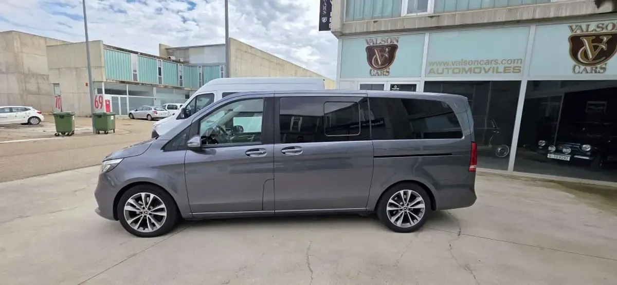 Usado Mercedes V300 Avantgarde 239 CV (175 kW) 2019 Gris Monovolumen