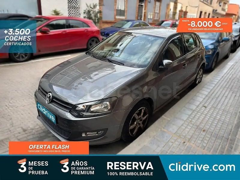 Usado VW Polo 75 CV (55 kW) 2014 Gris / plata Berlina