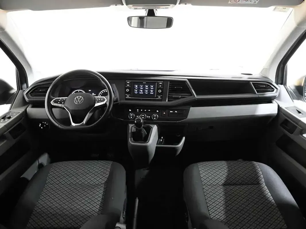Usado VW Caravelle 110 CV (80 kW) 2022 Gris Van