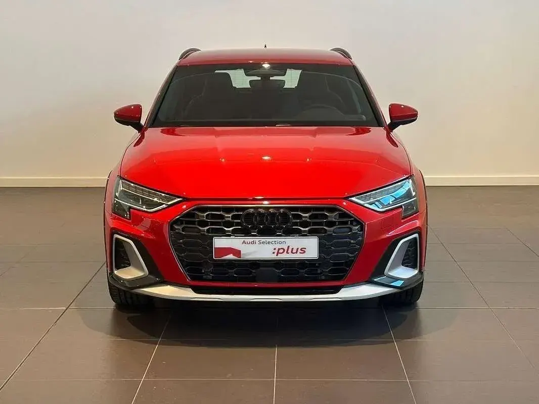 Usado Audi A3 205 CV (150 kW) 2025 Rojo SUV