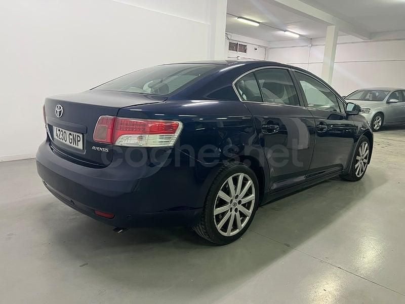 Usado Toyota Avensis Executive 150 CV (110 kW) 2009 Azul Berlina