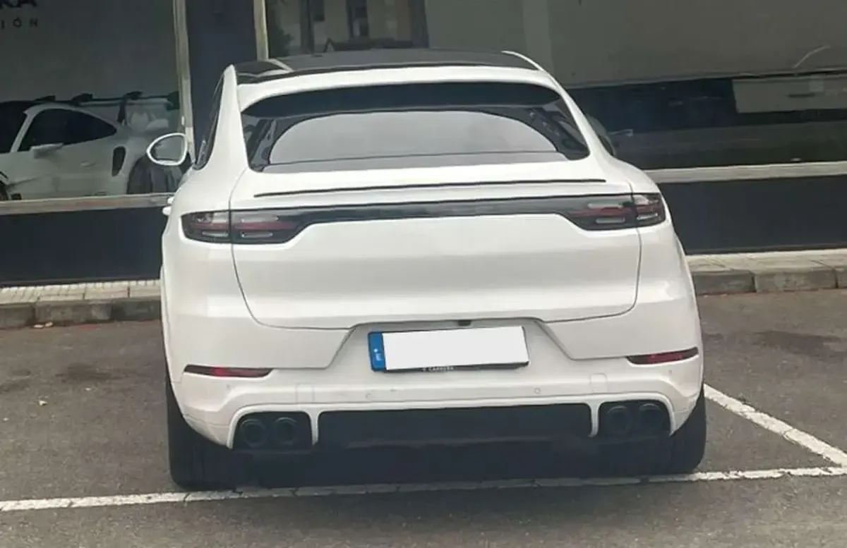 Käytetty Porsche Cayenne 462 HP (339 kW) 2023 Valkoinen Katumaasturi