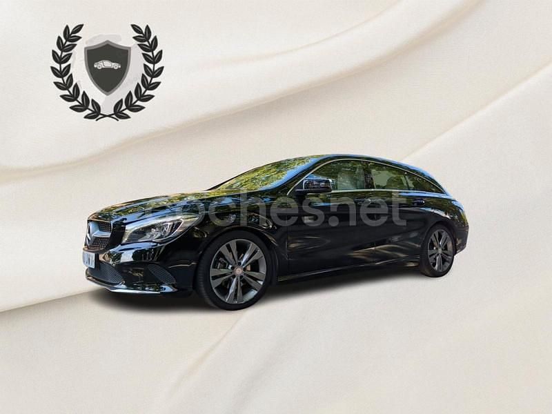 Negro Usado 2017 Mercedes CLA200 Shooting Brake Familiar | 16.995 € (Precio justo) - Imagen 1/4