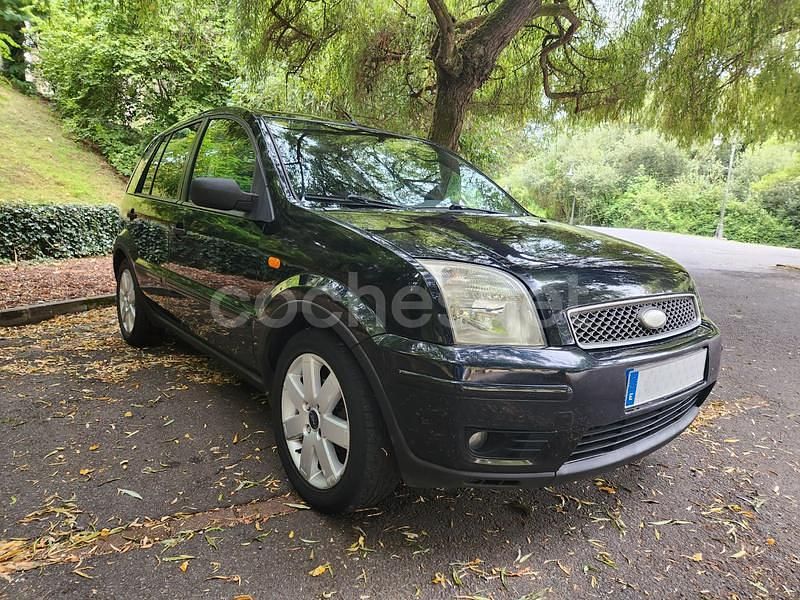 Usado Ford Fusion 68 CV (50 kW) 2004 Negro Berlina