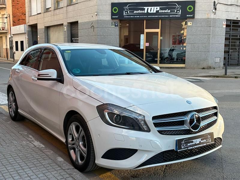 Usado Mercedes A200 Urban 136 CV (100 kW) 2014 Blanco Berlina