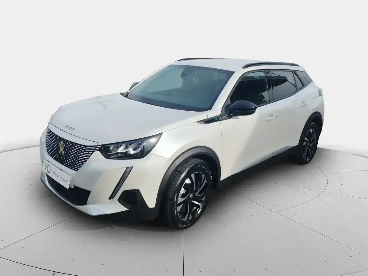 Usado Peugeot e-2008 Allure 100 kW (136 CV) 2023 Gris SUV