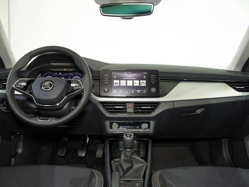 Usado Skoda Kamiq 116 CV (85 kW) 2025 Blanco SUV