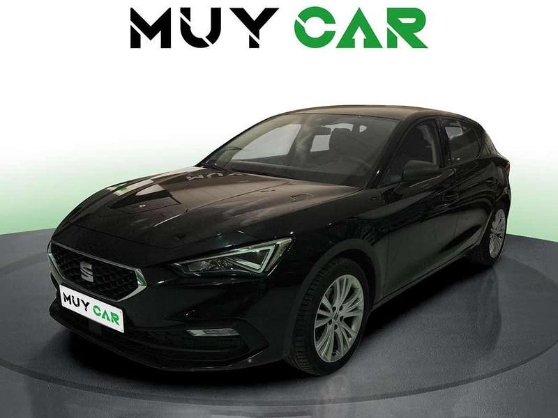 Usado Seat Leon Style 110 CV (80 kW) 2021 Negro Utilitario