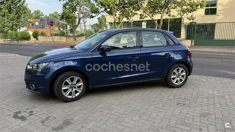 Usado Audi A1 Sportback Attraction 90 CV (66 kW) 2012 Azul Utilitario