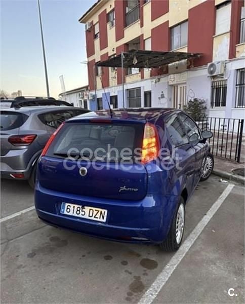 Usado Fiat Grande Punto Active 77 CV (56 kW) 2006 Azul Utilitario