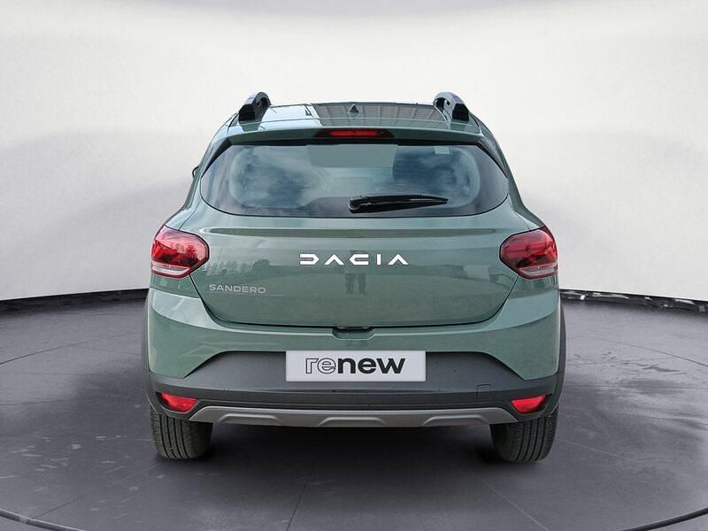 Usado Dacia Sandero Essentiel 100 CV (73 kW) 2023 Verde Berlina