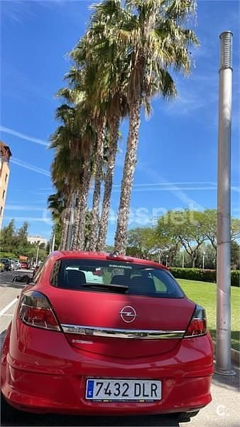 Rojo Usado 2005 Opel Astra GTC Enjoy Berlina | 3000 € (Precio justo) - Imagen 1/4