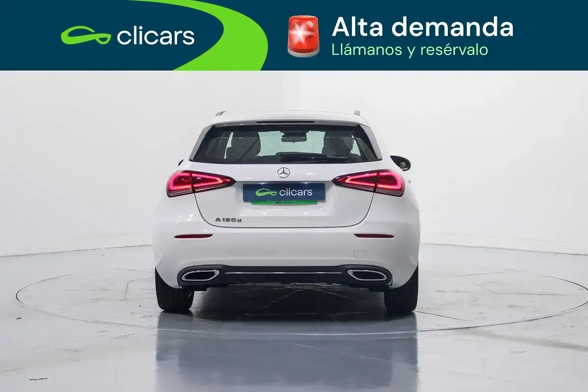 Usado Mercedes A180 116 CV (85 kW) 2021 Blanco Berlina