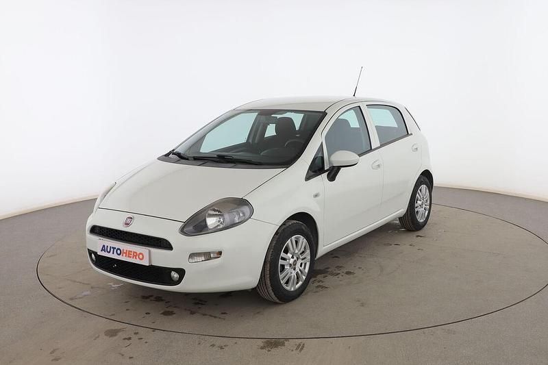 Usado Fiat Punto Pop 70 CV (51 kW) 2016 Blanco Utilitario