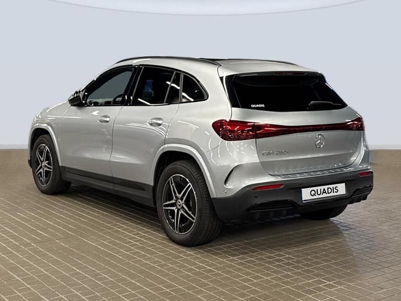 Usado Mercedes EQA250+ 139 kW (190 CV) 2025 Gris plata SUV