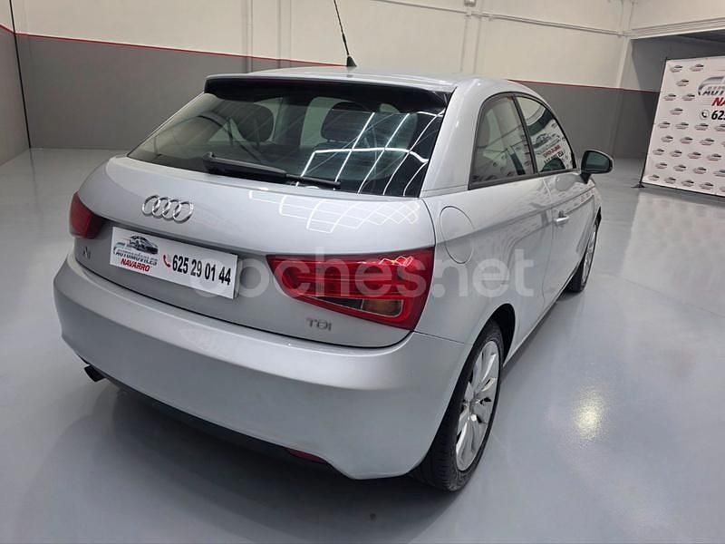 Usado Audi A1 Attraction 105 CV (77 kW) 2010 Gris / plata Utilitario