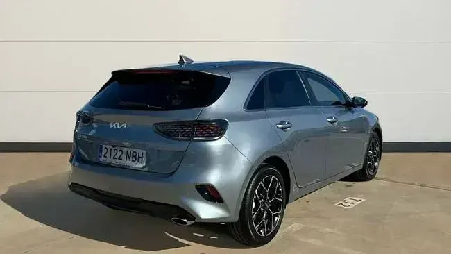 Usado Kia Ceed Style 100 CV (73 kW) 2025 Gris Utilitario