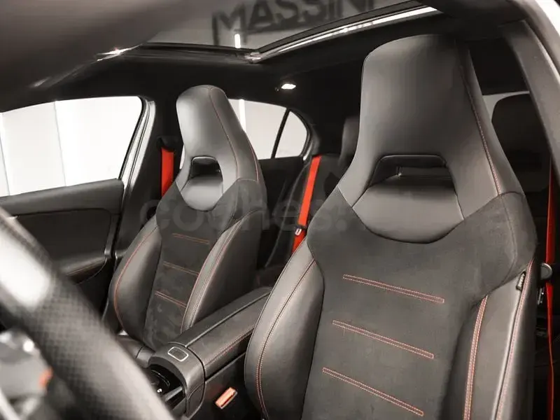 Usado Mercedes A35 AMG 306 CV (225 kW) 2019 Gris / plata Berlina