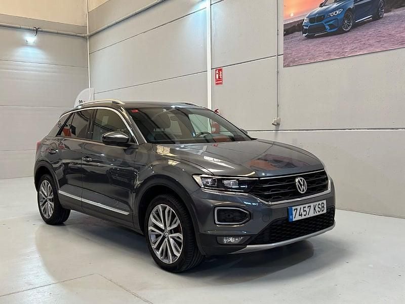 Usado VW T-Roc Sportline 150 CV (110 kW) 2019 Gris / plata SUV