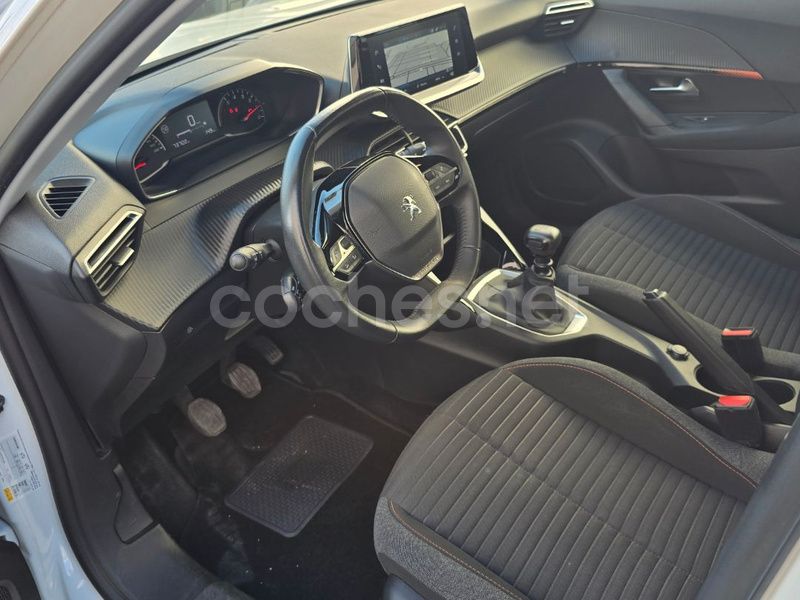 Usado Peugeot 2008 Active 100 CV (73 kW) 2021 Blanco SUV