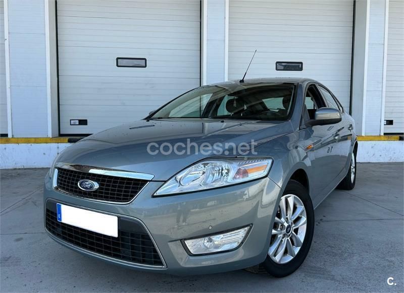 Gris / plata Usado 2010 Ford Mondeo Ghia Berlina | 3500 € (Precio justo) - Imagen 1/4