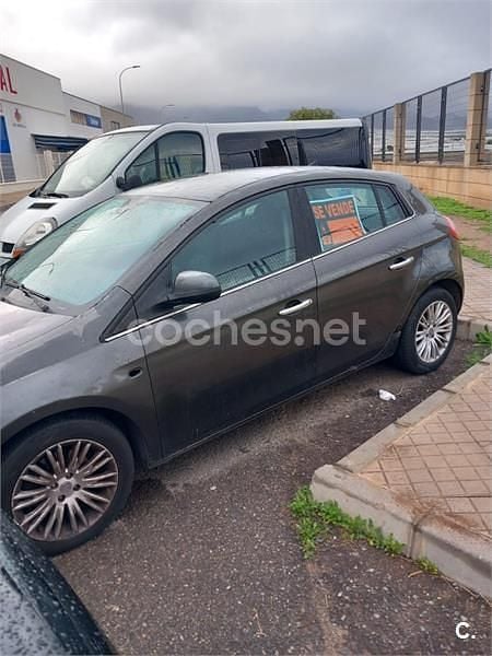 Gris / plata Usado 2008 Fiat Bravo Dynamic Utilitario | 700 € - Imagen 1/4
