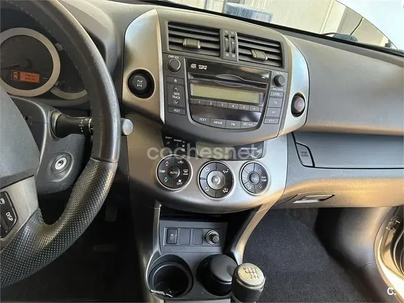 Usado Toyota RAV4 Advance 150 CV (110 kW) 2010 Gris / plata SUV