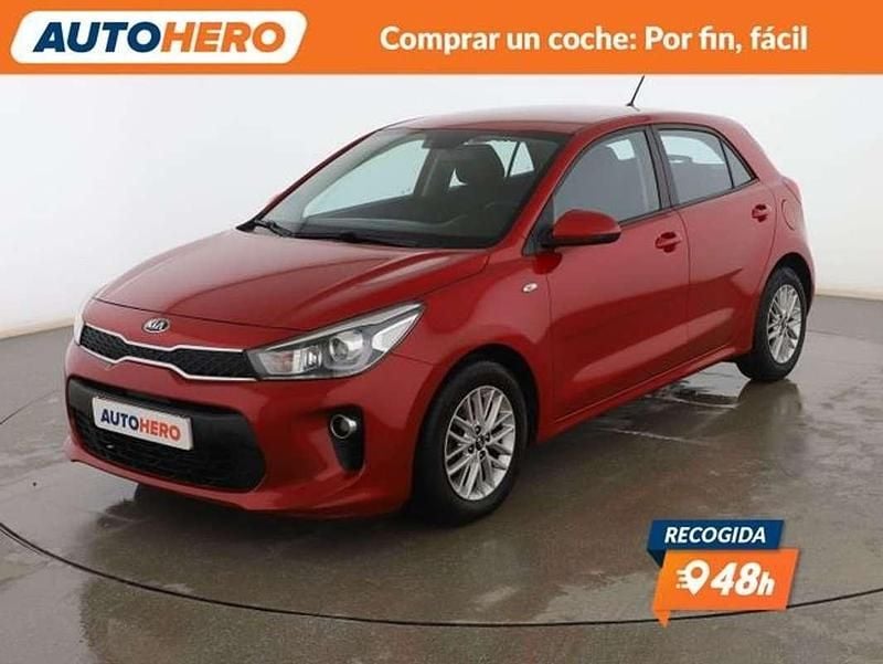 Usado Kia Rio Plus 101 CV (74 kW) 2018 Rojo Berlina