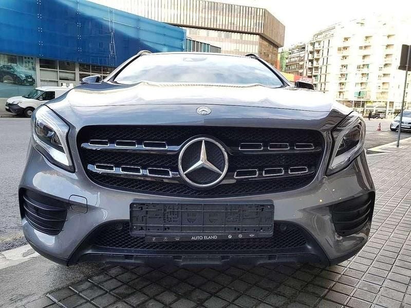 Usado Mercedes GLA250 AMG line 211 CV (155 kW) 2017 Gris SUV