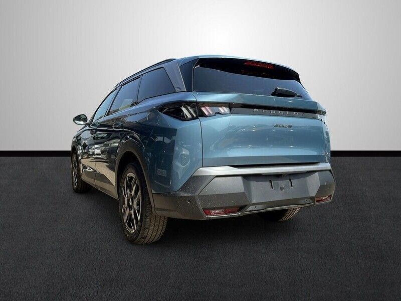 Usado Peugeot 5008 Allure 136 CV (100 kW) 2023 Azul Monovolumen