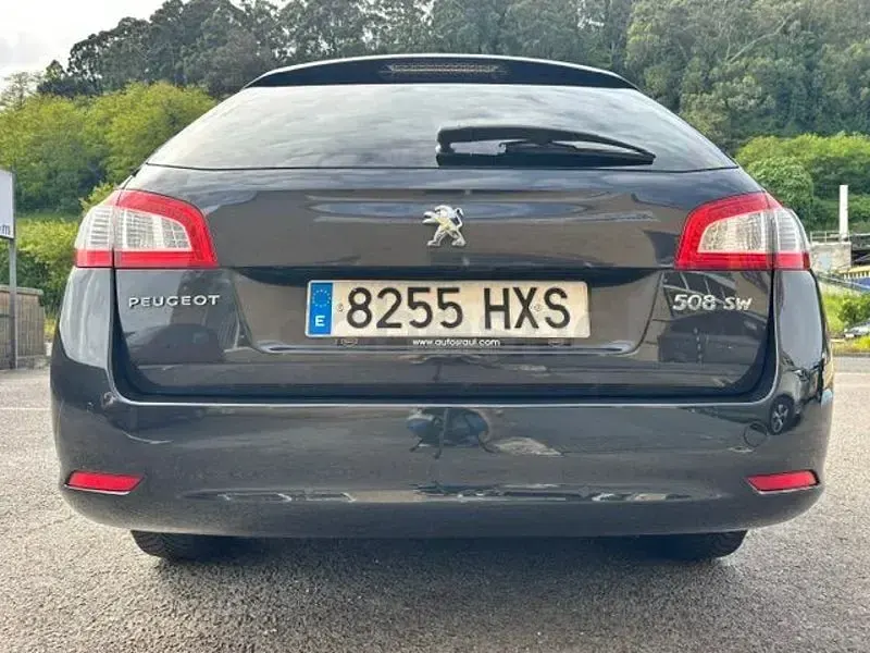 Usado Peugeot 508 SW Active 140 CV (102 kW) 2014 Negro Familiar