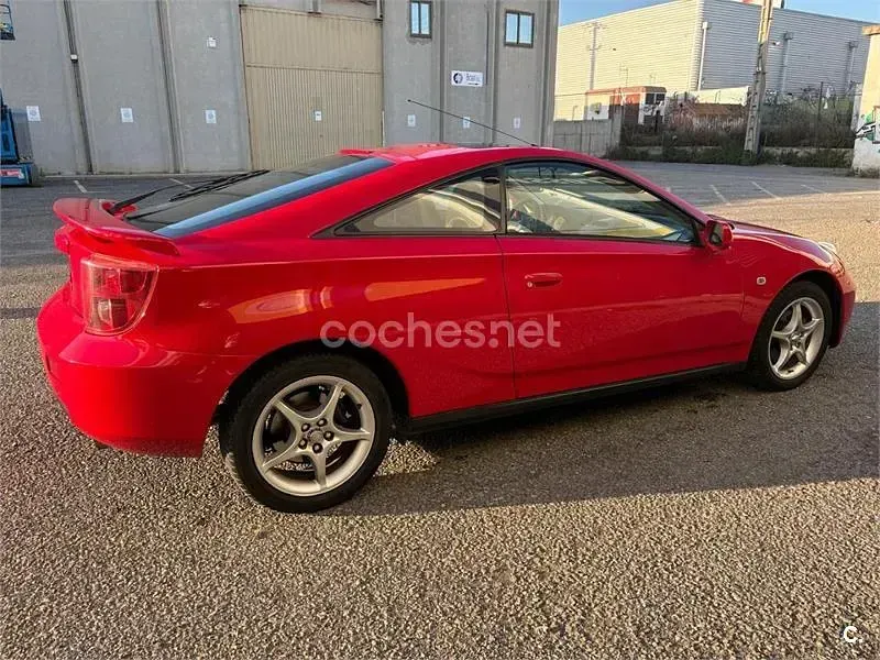 Usado Toyota Celica 143 CV (105 kW) 2004 Rojo Coupe