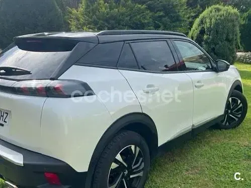 Usado Peugeot 2008 Active 130 CV (95 kW) 2023 Blanco SUV